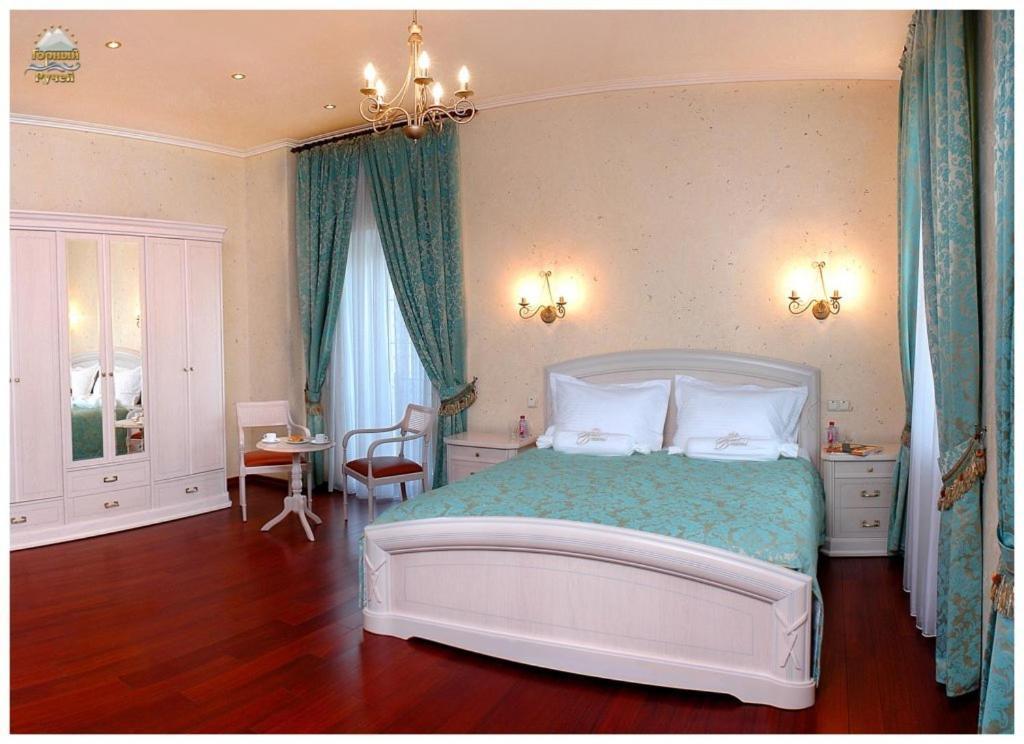Gorny Ruchej Hotel Hora Buitenkant foto